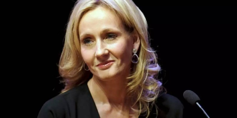 网络狂欢背后：揭秘罗琳谣言真相，关爱生命正能量再出发