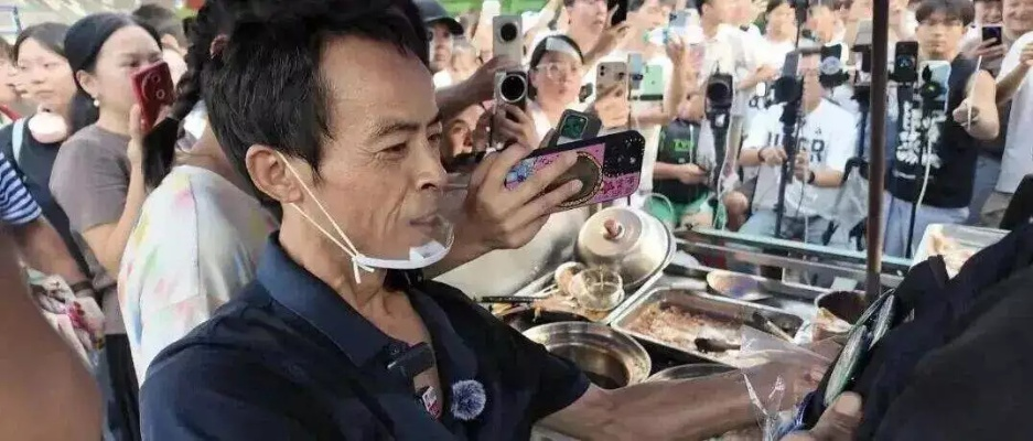 景德镇官方紧急应对“鸡排哥”爆红：专班速改“一鸡难求”新篇章
