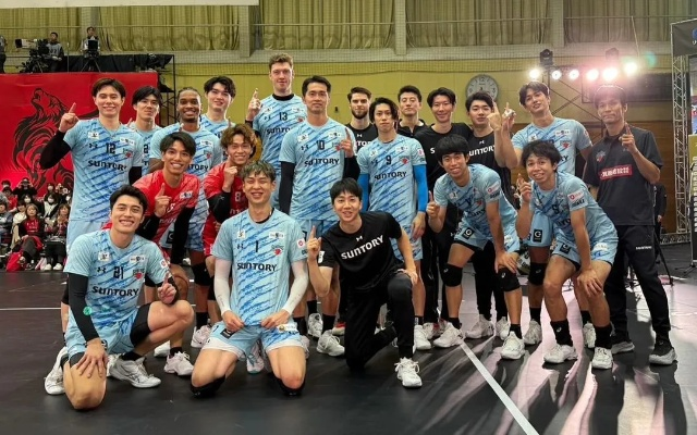 排球王子高桥蓝双线恋：网红uka与名人同框揭秘