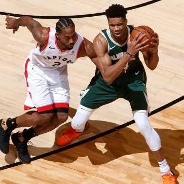 篮球巨星姚明揭秘：美食睡眠之余，畅玩《魔兽》新篇章