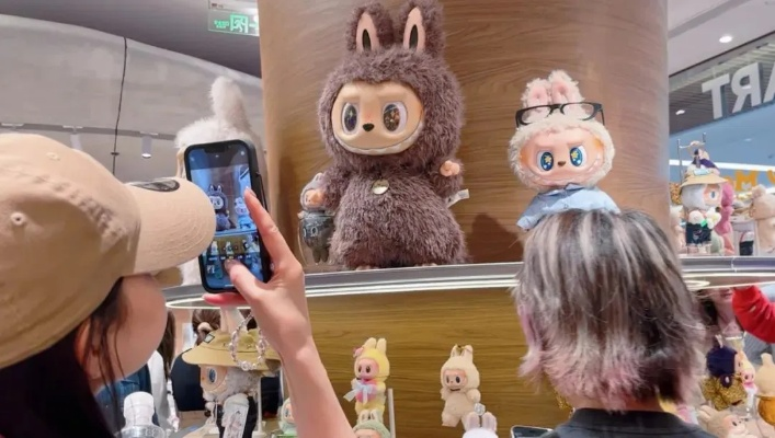 水果姐演唱会惊现“Labubu”风波 歌迷齐喊：拒绝暴力！