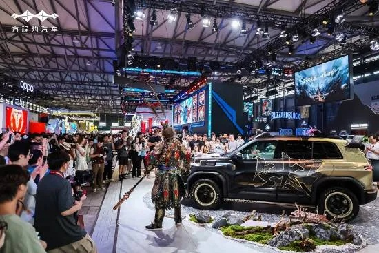 比亚迪方程豹痛车CJ首秀，四妹天命人炫酷登场，科技美学新体验