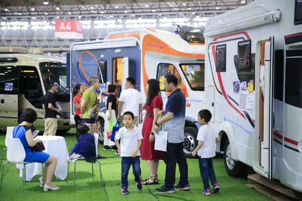 《房车速递！10万玩家在线狂欢，体验新潮流》