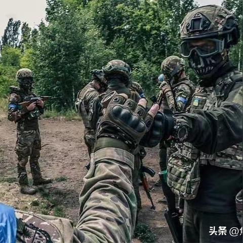 BLG溃败激战引发粉丝热议：揭秘破防背后的解散真相！