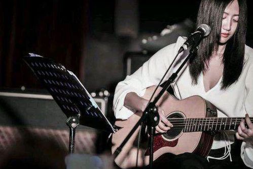 陈粒演唱会惊现耳机炸裂3次，揭秘现场安全防护秘籍