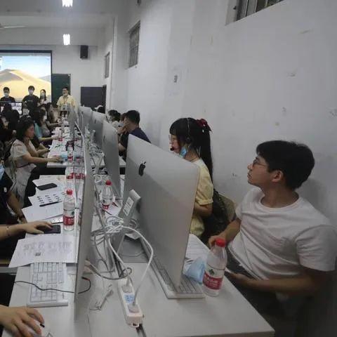 紧急预警！手机黑屏存款被盗，强制重启断网换卡攻略揭秘！