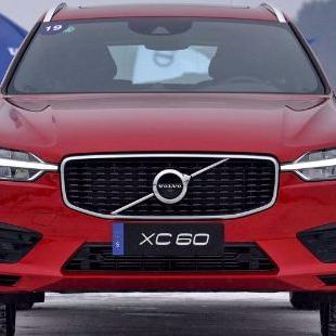 宝马X5告别经典分体尾门，全新设计引领潮流