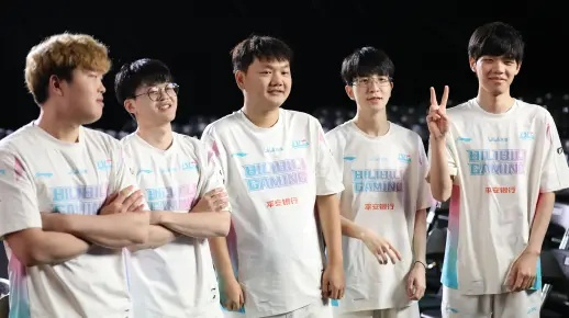 BLG惨败后遭金主怒斥，六将“打包”转会新价值诞生