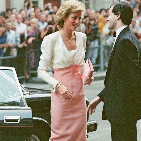 非凡暑假博士同行，体验独特蜡笔之旅