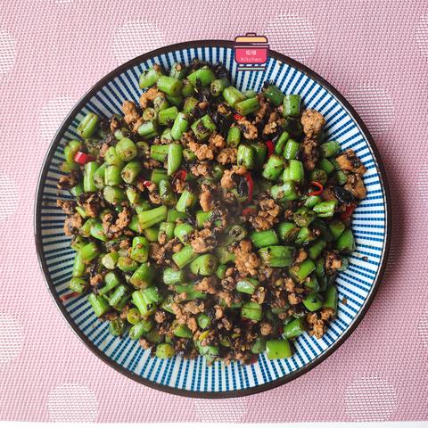 逃离都市，探寻工厂奥秘的《橄榄镇》评测