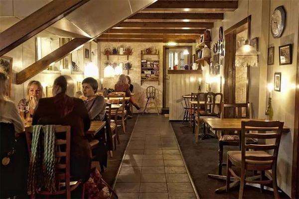 咖啡香浓，故事共鸣，探寻《终点咖啡馆》独特魅力