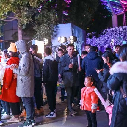 音浪狂潮，不摇摆恐遭地面撞击体验震撼