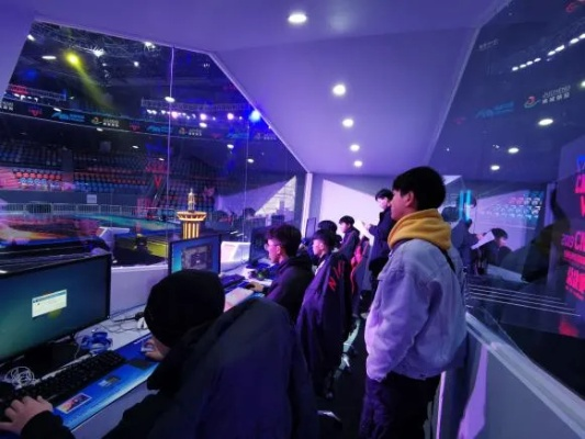 新疆喀什电竞热潮涌动，高校学子共谱数字青春新篇章