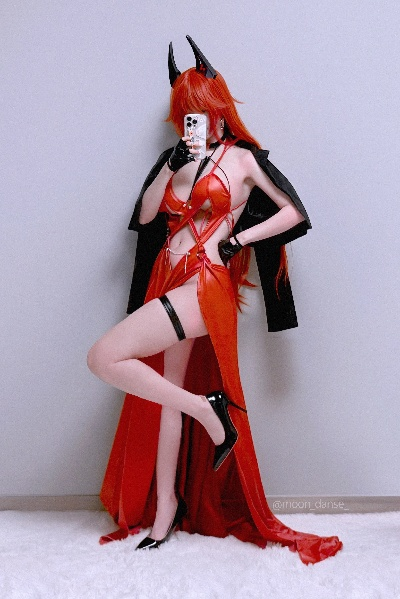 性感清凉惊艳登场，妮姬小红帽娜由塔新装尽显魅力风采