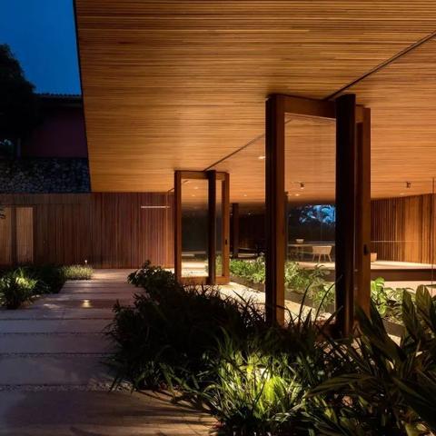 斜坡新解：深度剖析《植物大战僵尸3》独特地形策略