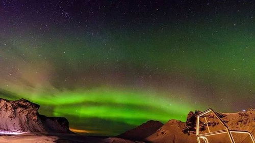 光影交织奇幻旅，童话暗影现救赎之光