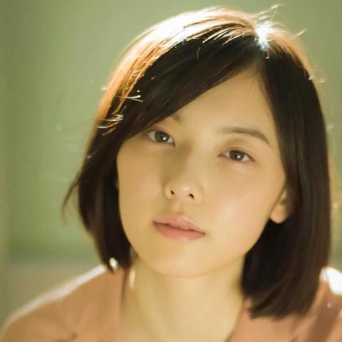 加藤小夏新剧大放异彩，获奖美照惊艳亮相！