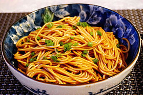 葱油拌面升级版！东方明珠打卡必备美食攻略