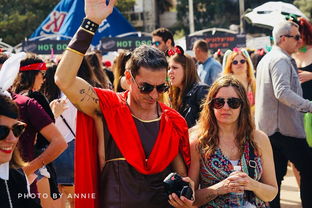 性感女巨人狂踩狂欢，游乐场惊现另类趣味