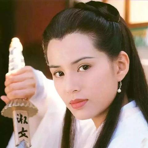 二十多岁女孩成熟秘诀，摆脱硬控青春焕发