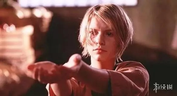 《寂静岭》女主海外爆红，清纯魅力圈粉17万，新晋女神崛起