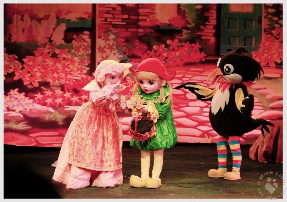 性感“小红帽”惊艳亮相，《Swords & Slippers》新预告揭秘奇幻之旅