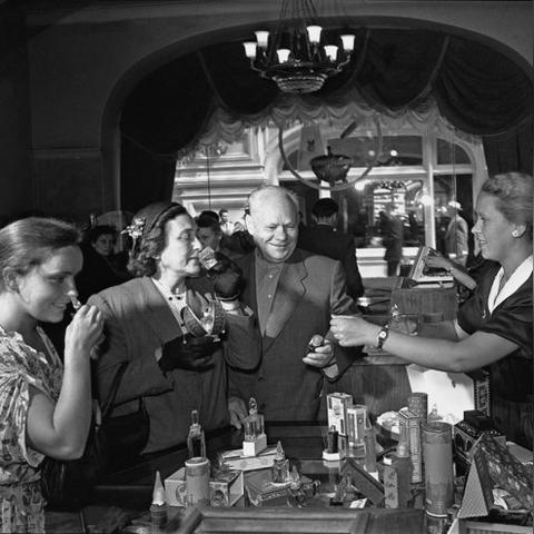 《胜利女神》抽卡攻略：打造全新梦幻阵容，开启希望之旅