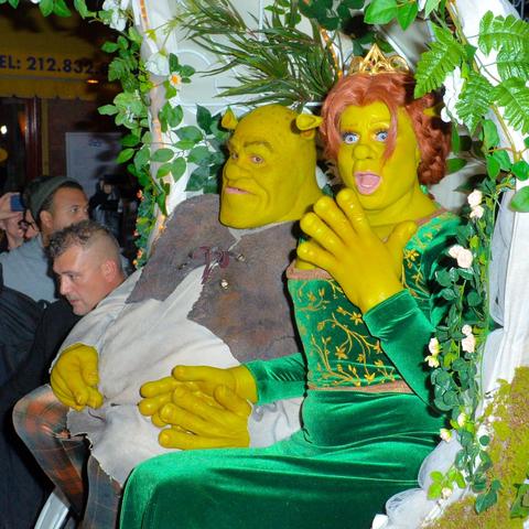 万圣节狂热者海蒂·克鲁姆：最拼万圣装扮达人