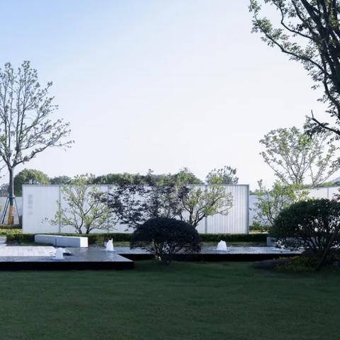 《光影33号队秘境攻略：易错支线与怪物全解析》