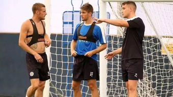 性感韩援YasalCOS惊艳亮相：小背心藏巨雷，实力派新秀！