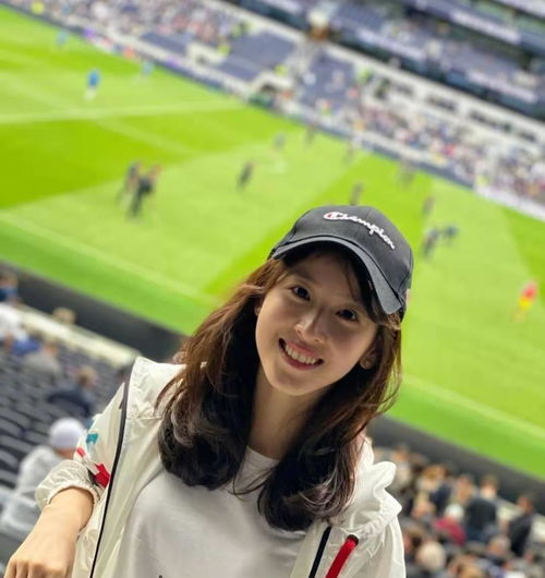 章泽天镜头下刘强东自信受挫，摄影师拍照技巧引热议