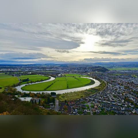 1410亿富豪榜：化学老师变身中国最富女性，财富奇迹！