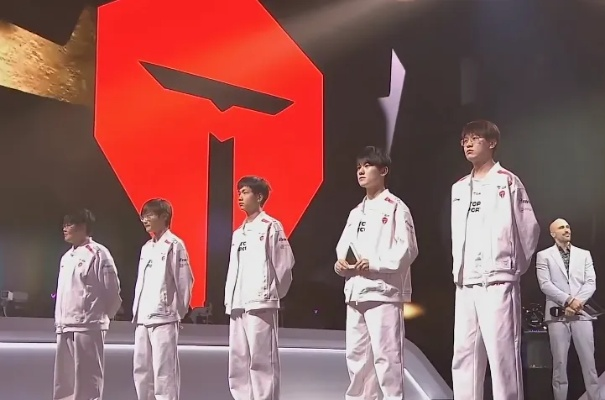 T1战队笑场揭秘：TES战队竟成笑点源泉