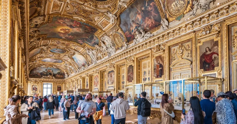 卢浮宫安保升级，揭秘艺术宝库守护秘籍