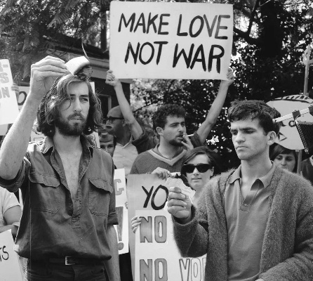 PTSD幸存者心声：航空灾难中，他与妻儿失语的痛苦历程