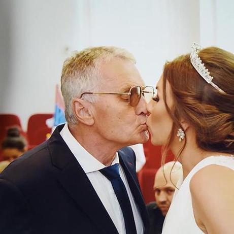 深度解析AK74性能优化：打造《使命召唤21》最强战斗利器