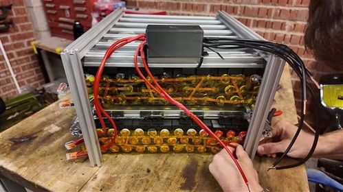 500电子烟变身电力宝，DIY大神房屋供电大揭秘！