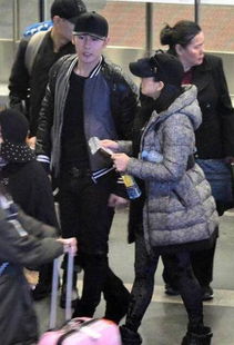 李想夫妇山姆超市偶遇，iPhone Air手握新时尚