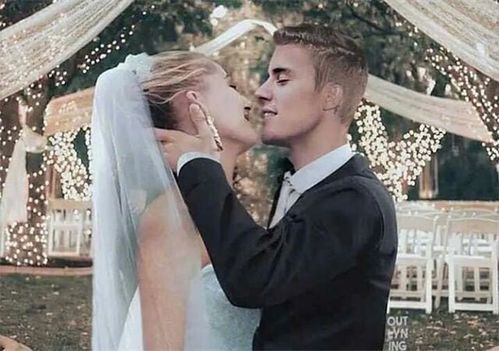 贾斯汀·比伯浪漫庆生，与海莉甜蜜热吻秀恩爱