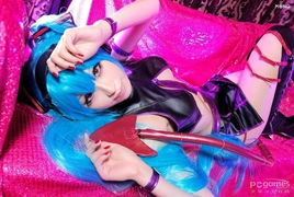 LPL女神COS国风拉克丝熊猫皮肤：萌化版娃娃惊艳亮相