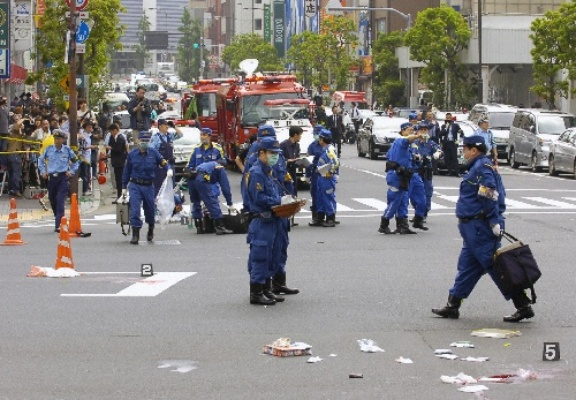 东京紧急应对：警方持枪应对入侵熊害危机