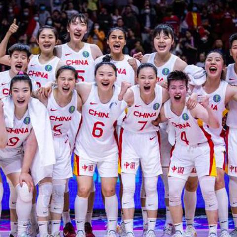 《无畏契约》2024冠军套上架时间揭秘，价格抢先看！