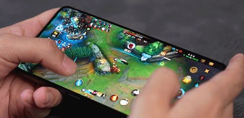 胡桃手游实机演示，技能解析新视角揭秘！