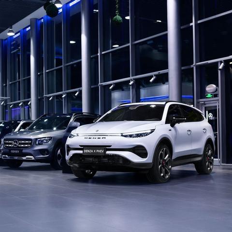 比亚迪腾势Z敞篷四座豪华驾临，揭秘未来跑车新风尚