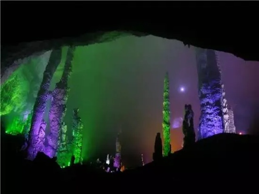 龙隐洞天探秘：萤火虫奇景与返魂台新地标