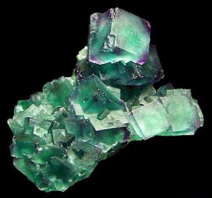 辉萤石功效解析：揭秘全新游戏元素价值与应用