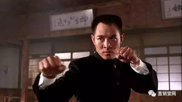 62岁李连杰逆生长之谜：脱衣辟谣，揭秘心脏改造新篇章