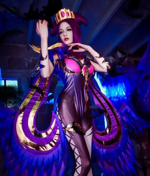 美女解说COS拉克丝！S15夺冠庆功，T1荣耀再续传奇