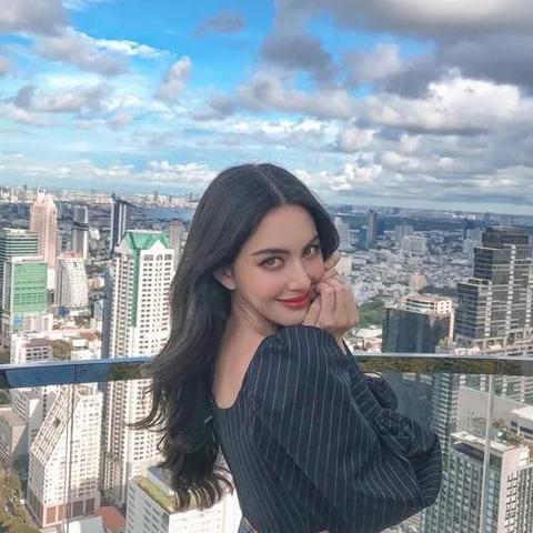 泰国女星Mai婚纱照曝光，低调完婚喜结良缘，8年爱情长跑终成正果