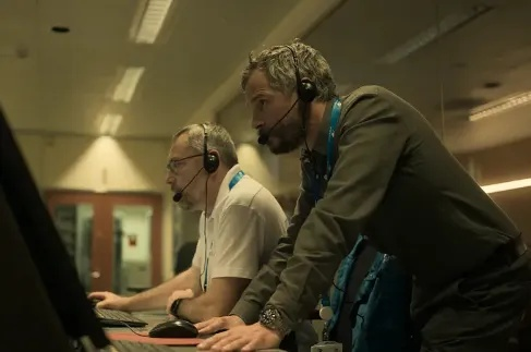 《挣脱十三号站点》惊险揭秘：探索未知新篇章